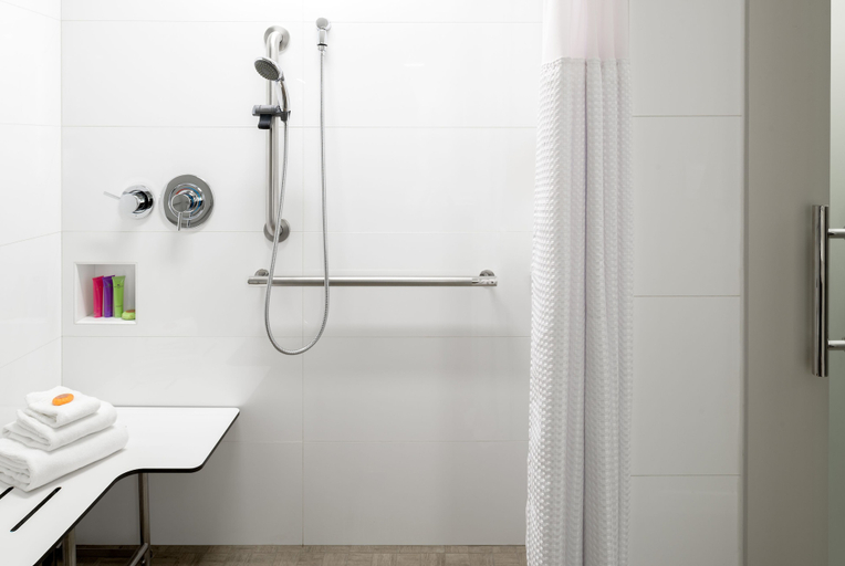 Bathroom 5, LUMA Hotel Times Square, New York