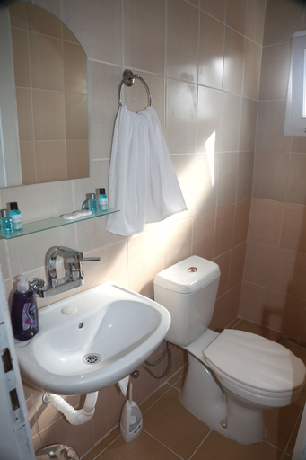 Bathroom 5, Halikarnas Pansiyon, Bodrum