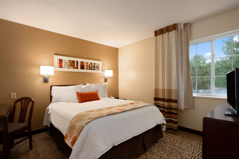 Bedroom 24