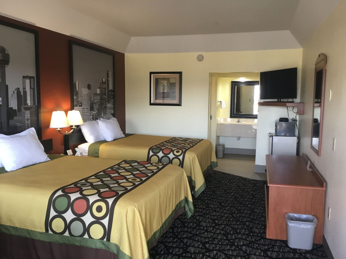 Bedroom 2, Super 8 by Wyndham Fairfield Tx, Freestone
