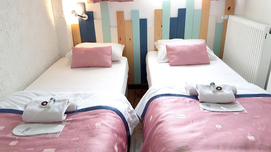 Bedroom 2, AlaDeniz Hotel, Büyükçekmece