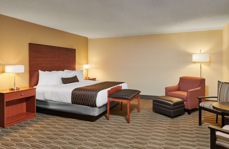 Bedroom 3, Best Western Plus Milwaukee Airport Hotel & Conference Ctr, Milwaukee