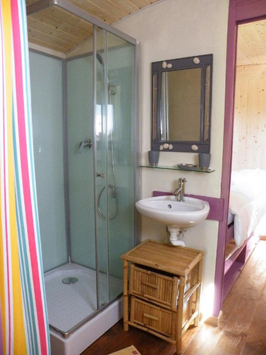 Bathroom 4, Le Domaine de Pecany, Dordogne