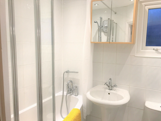 Bathroom, Seaside House With Parking, West Sussex