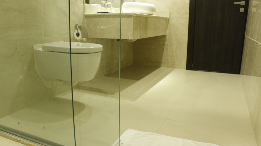 Bathroom 4, Shoregate Hotels, Kosofe