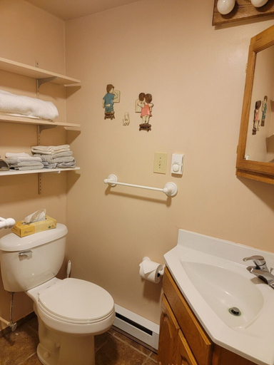 Bathroom 5, Wagon Wheel Hotel, Gallatin