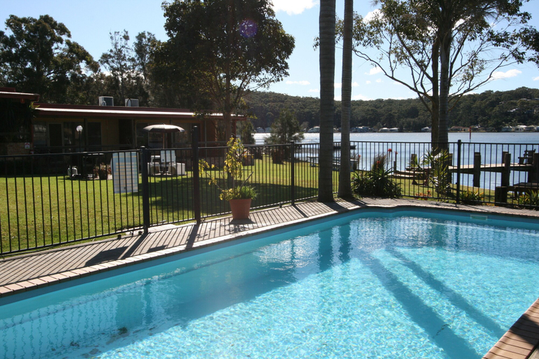 Sport & Beauty, Lake Edge Holiday Units, Shoalhaven - Pt B
