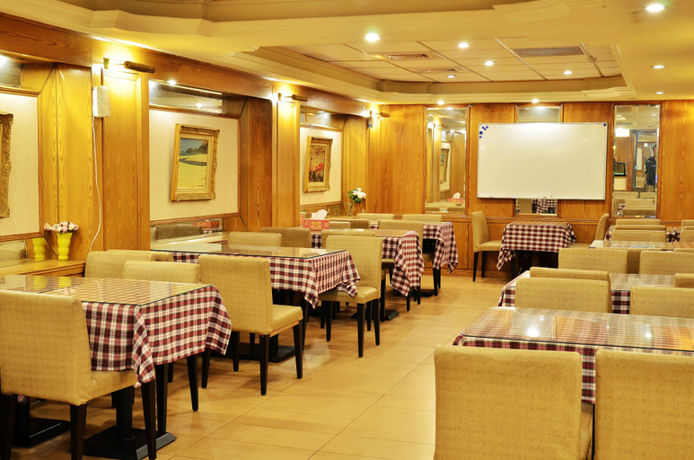 Food & Drinks 5, Family hotel- Linsen, Tainan