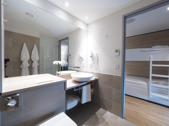 Bathroom 5, Wonnemar Resort-Hotel, Nordwestmecklenburg