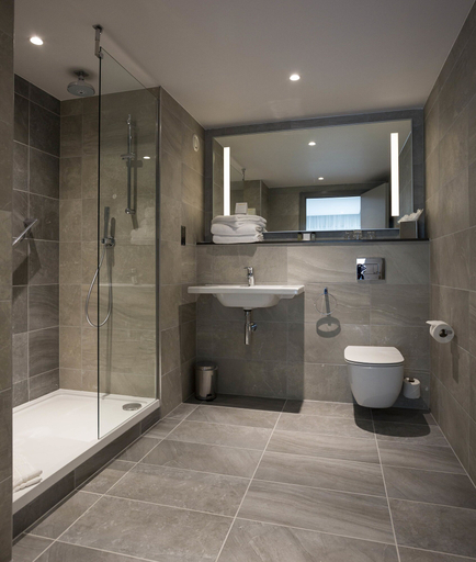 Bathroom 3, Maldron Hotel Kevin Street, Dublin City, Dublin