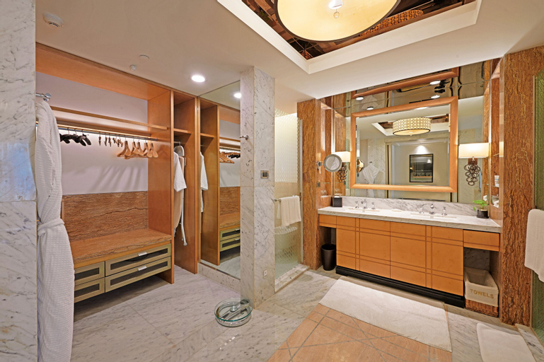 Bedroom 4, ITC Grand Chola, a Luxury Collection Hotel, Chennai, Chennai