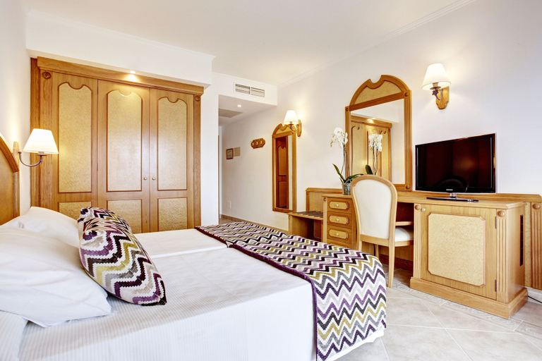 Bedroom 3, Grupotel Santa Eulària & Spa - Adults Only, Baleares