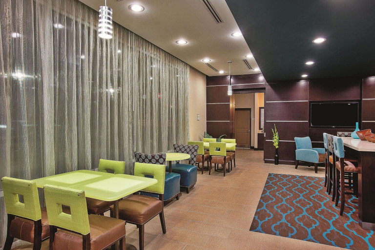 Food & Drinks 5, La Quinta Inn & Suites by Wyndham Cotulla, La Salle