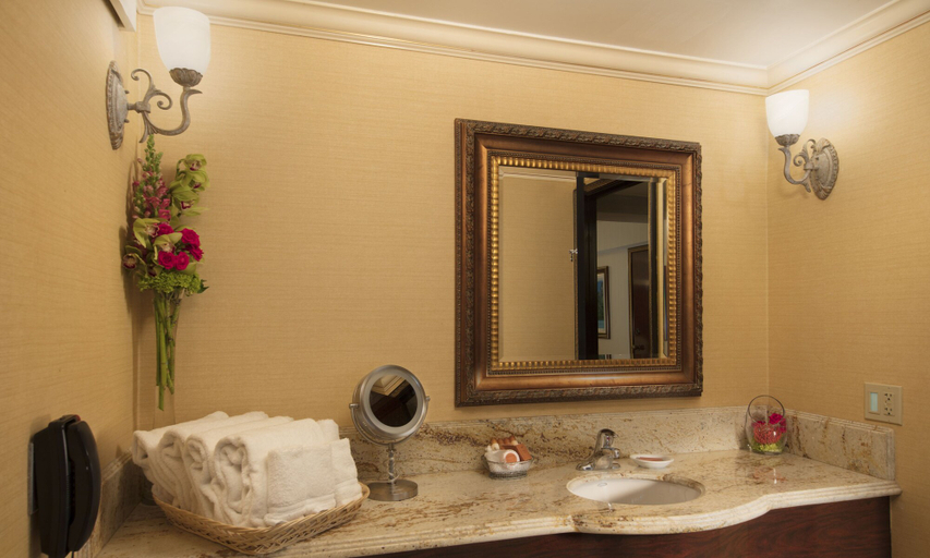 Bathroom 5, Peppermill Resort Spa Casino, WorldHotels Elite, Washoe