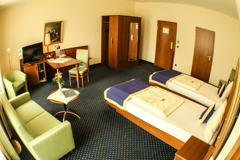 Bedroom 2, Victoria Hotel, Minden-Lübbecke