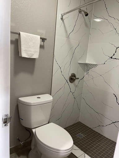 Bathroom 3, Ridge Motel, Stephens