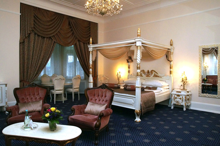 Bedroom 4, Schloss Hotel Wolfsbrunnen, Werra-Meißner-Kreis