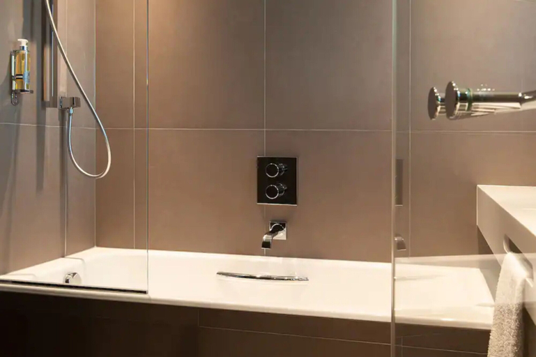 Bathroom 5, Le Saint-Antoine Hotel & Spa, BW Premier Collection, Ille-et-Vilaine