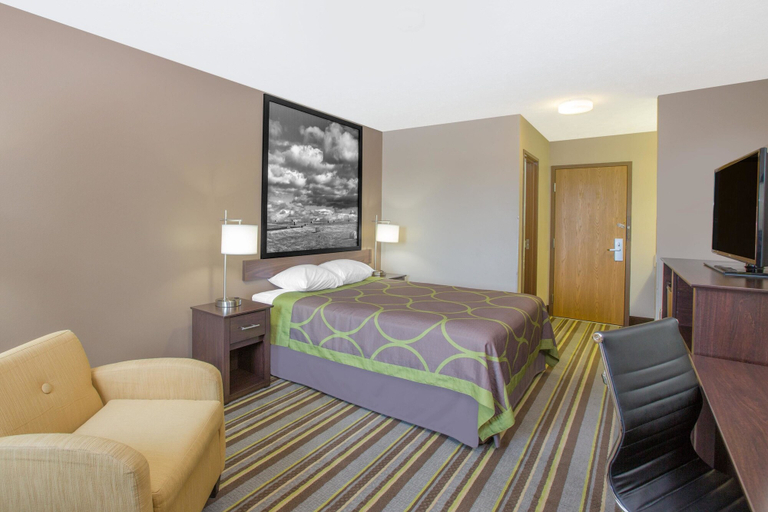 Bedroom 3, Super 8 by Wyndham Hastings, Adams