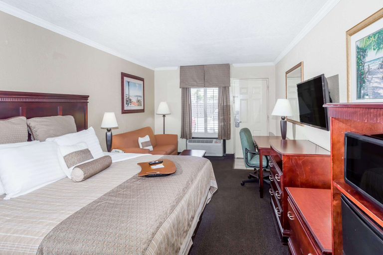 Bedroom 3, Days Inn by Wyndham Destin, Okaloosa