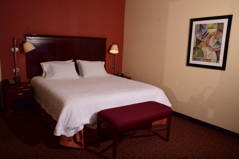 Bedroom 3, Hampton Inn Indiana, Indiana