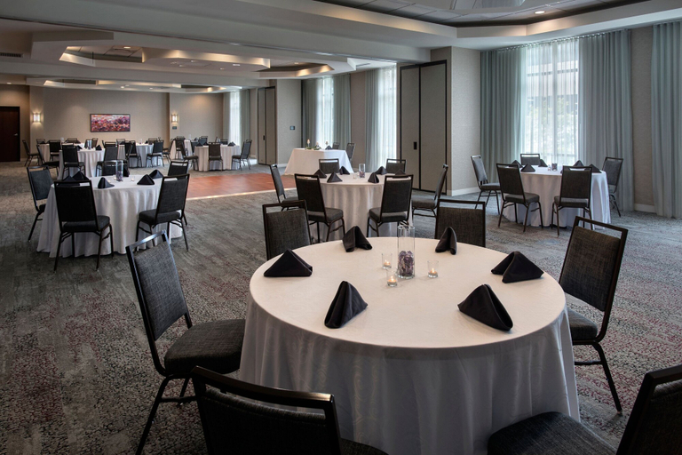 Food & Drinks 5, Courtyard by Marriott Gaithersburg Washingtonian Center, Montgomery