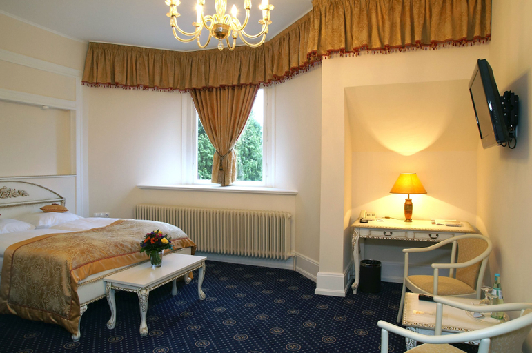 Bedroom 4, Schloss Hotel Wolfsbrunnen, Werra-Meißner-Kreis