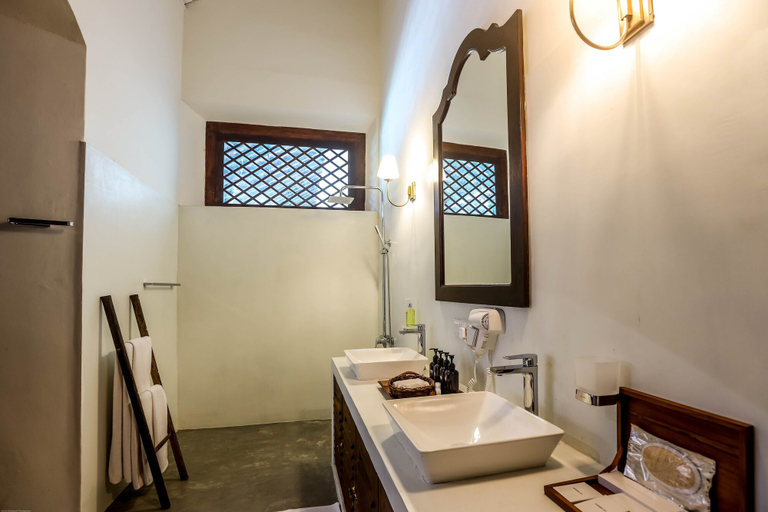 Bathroom 4, Galle Fort Hotel, Galle Four Gravets