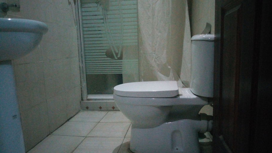 Bathroom 5, Brighton Hotel And Suites, IbadanSouth-West