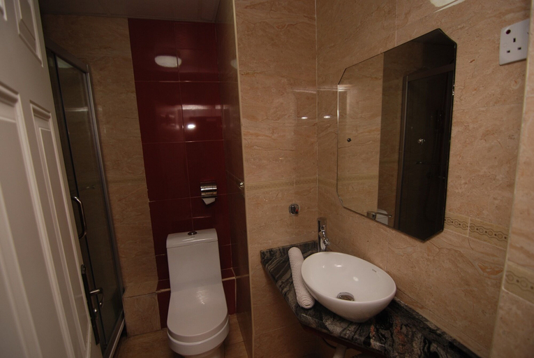 Bathroom 4, Starview Palace Hotel, AbujaMun