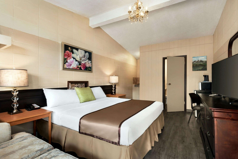 Bedroom 3, Thriftlodge Edmonton, Division No. 11