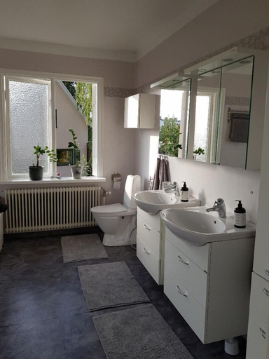 Bathroom, Lovely Spacious Apartment centerally, Sandviken