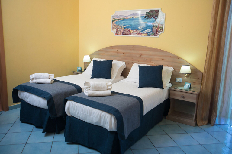 Bedroom 3, Hotel Potenza, Napoli