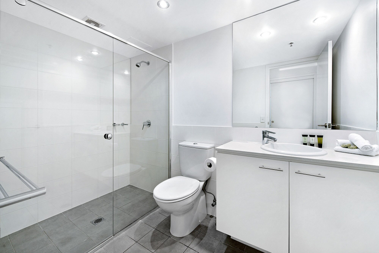 Bathroom 4, ULTIQA Freshwater Point Resort, Gold Coast