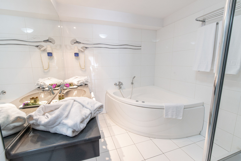Bathroom 4, Parliament Hotel, Municipiul Bucuresti