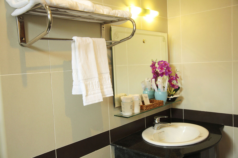Bathroom 3, Mayfair Danang Hotel, Da Nang