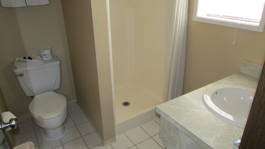 Bathroom 5, Fairbridge Inn & Suites, Chelan
