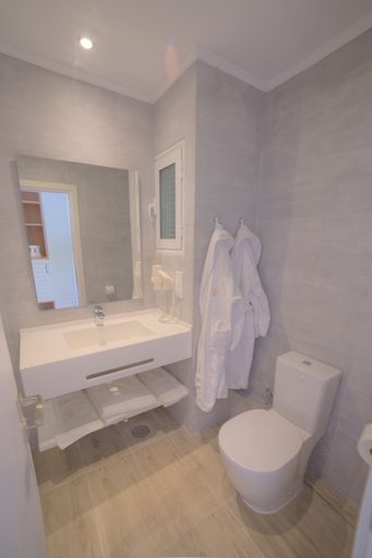 Bathroom 5, Elea Beach, Ionian Islands