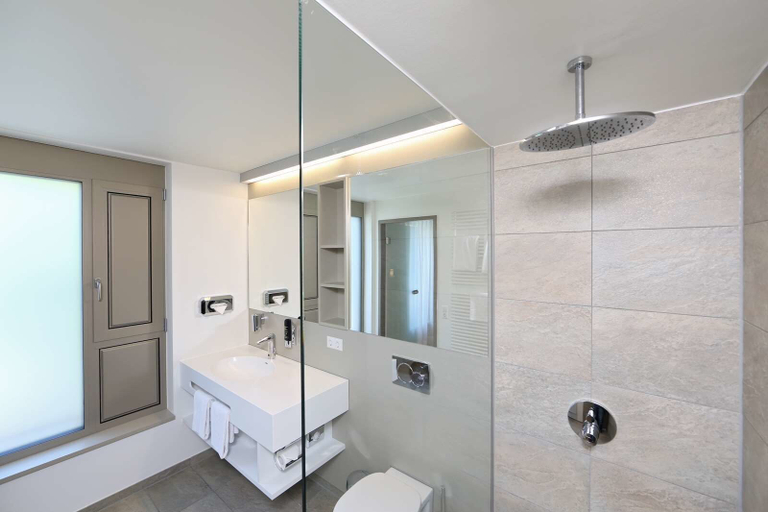 Bathroom 4, Hotel Goldenes Rad, Ulm