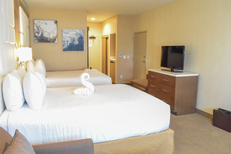 Bedroom 3, Wyndham Anaheim, Orange