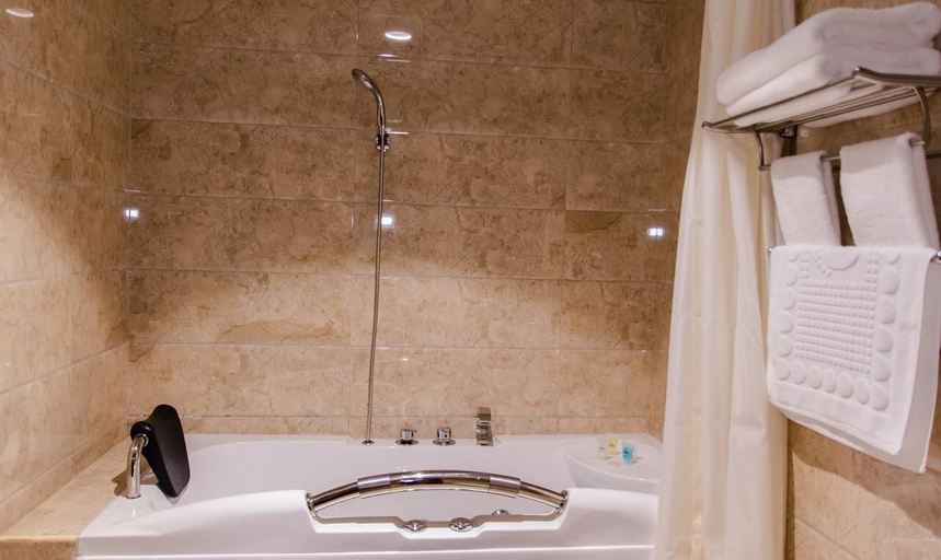 Bathroom 4, City Park Hotel Apartments, Bausher