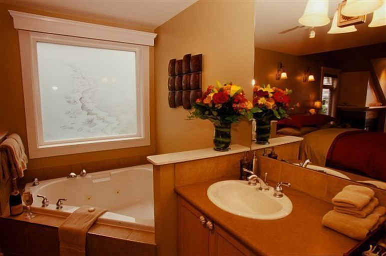 Bathroom 4, The Bonniebrook Lodge, Sunshine Coast