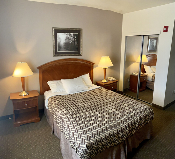 Bedroom 3, A Riverside Inn Travelodge by Wyndham, Park