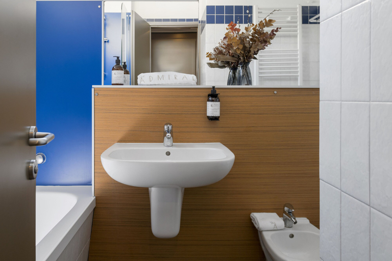 Bathroom 5, Hotel Admiral, Lugano