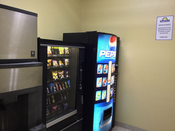 Food & Drinks 5, Days Inn by Wyndham Baytown East, Chambers