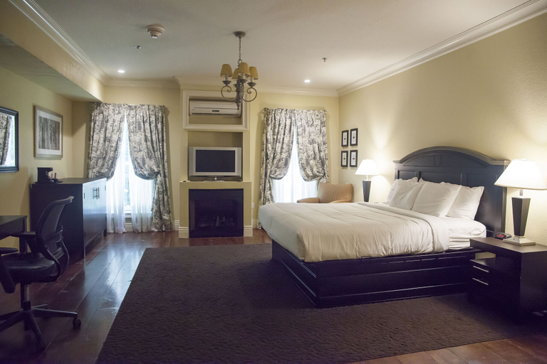 Bedroom 3, Niagara Crossing Hotel & Spa, Niagara
