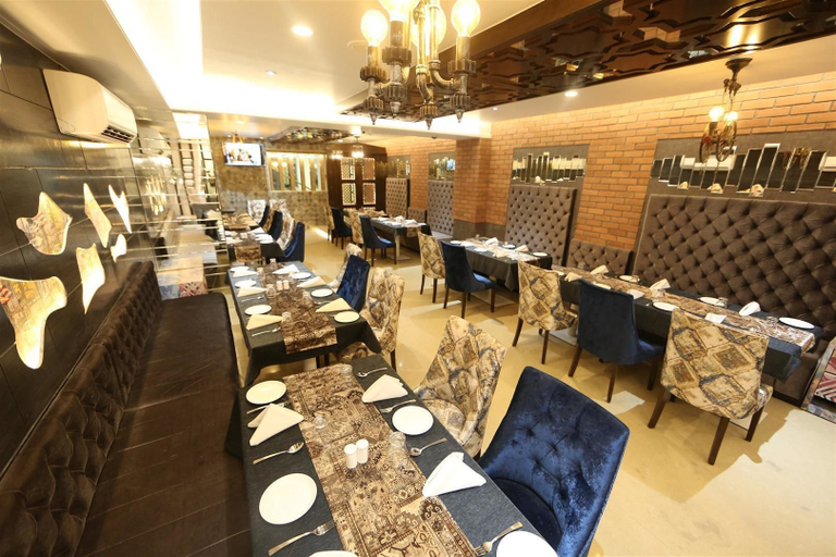 Food & Drinks 5, Hotel President, Nagpur