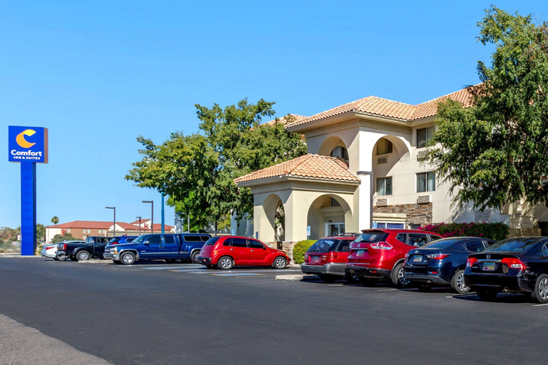 Comfort Inn & Suites Phoenix North / Deer Valley, Maricopa