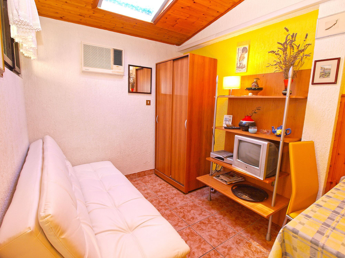 Others 5, Apartment 875, Fažana