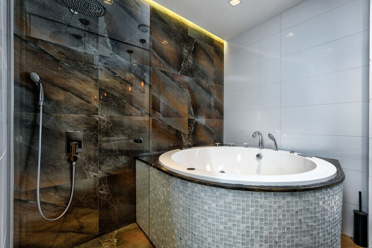 Bathroom 4, One Luxury Suites, Belgrade